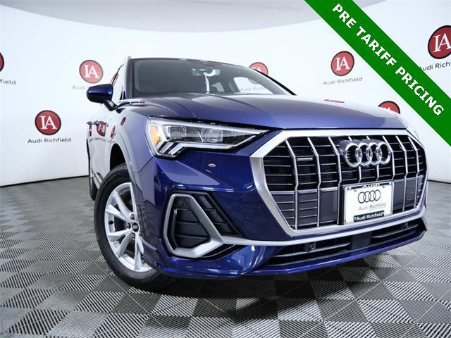 Photo of 2025 Navarra Blue Metallic Audi Q3