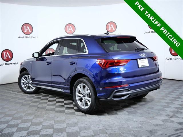 Photo of 2025 Navarra Blue Metallic Audi Q3