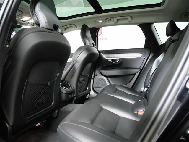 Photo of 2023 Onyx Black Metallic Volvo V90 Cross Country