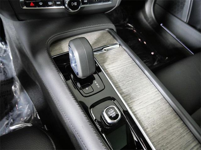 Photo of 2023 Onyx Black Metallic Volvo V90 Cross Country