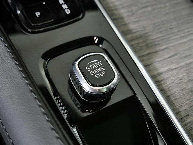 Photo of 2023 Onyx Black Metallic Volvo V90 Cross Country
