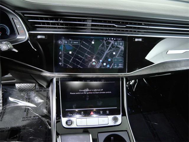 Photo of 2021 Glacier White Audi Q8