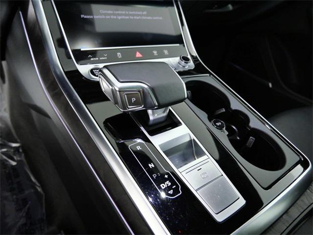 Photo of 2021 Glacier White Audi Q8