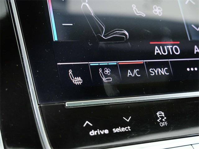Photo of 2021 Glacier White Audi Q8