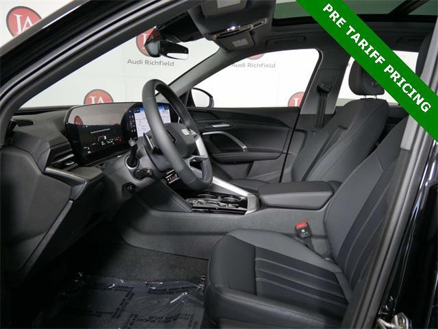 Photo of 2025 Mythos Black Metallic Audi Q5