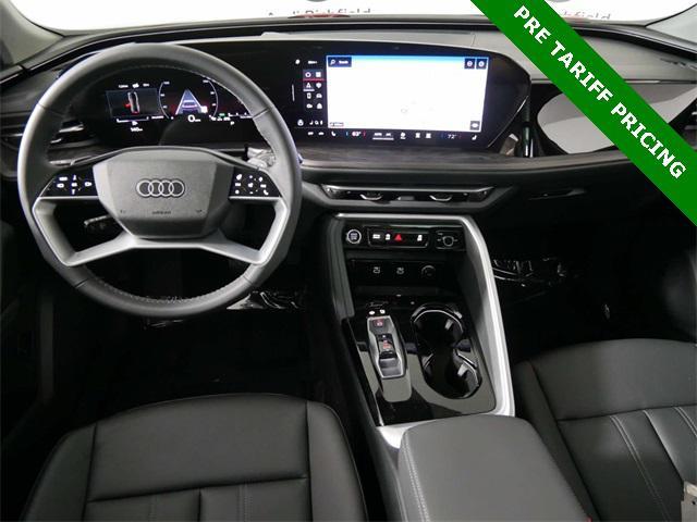 Photo of 2025 Mythos Black Metallic Audi Q5