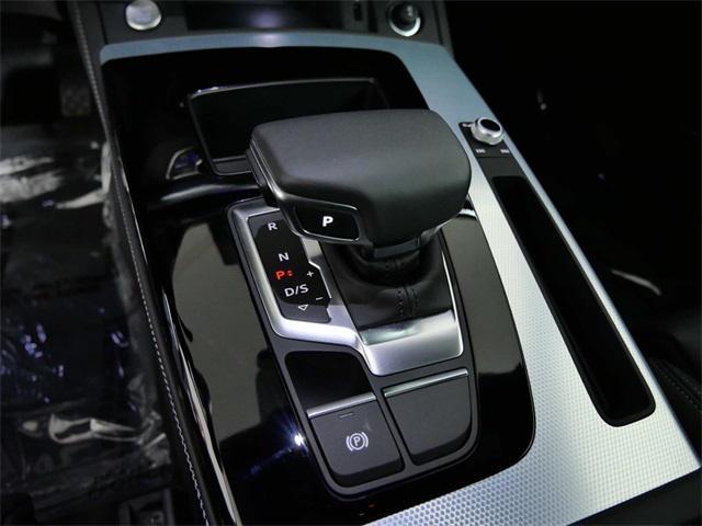 Photo of 2025 Mythos Black Metallic Audi Q5