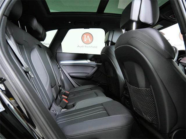 Photo of 2025 Mythos Black Metallic Audi Q5