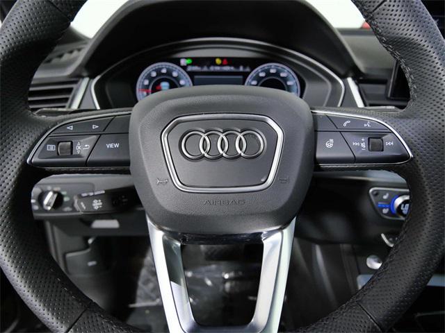 Photo of 2025 Mythos Black Metallic Audi Q5