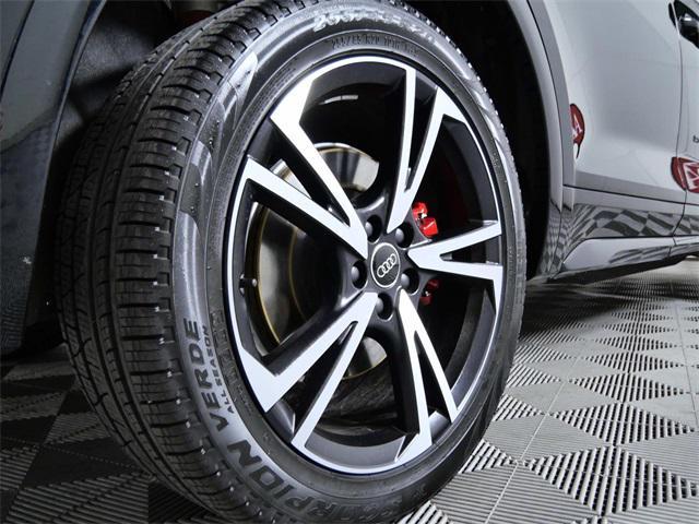 Photo of 2025 Mythos Black Metallic Audi Q5