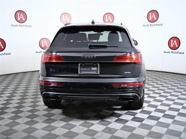 Photo of 2025 Mythos Black Metallic Audi Q5