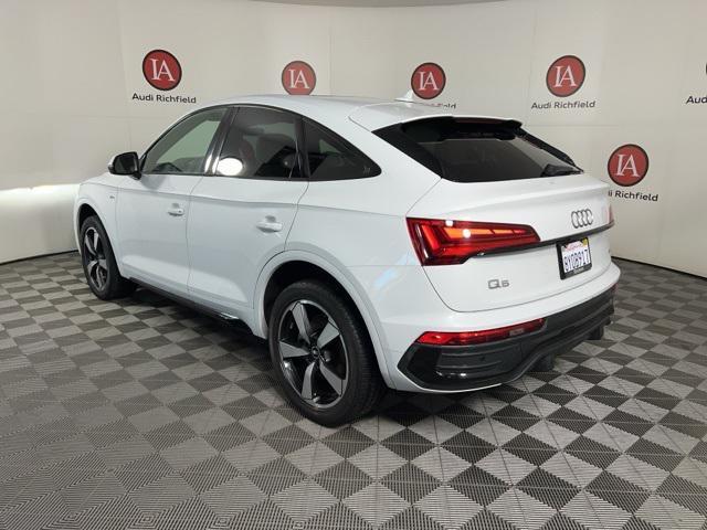 Photo of 2022 Glacier White Metallic Audi Q5