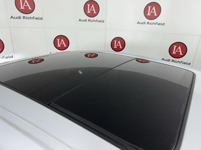 Photo of 2022 Glacier White Metallic Audi Q5