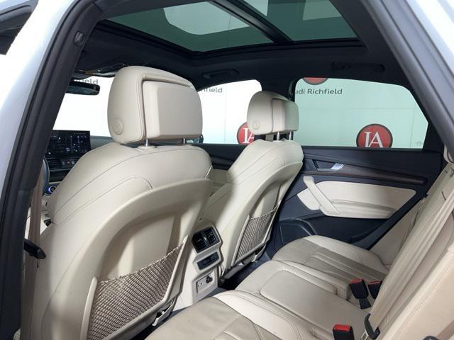 Photo of 2022 Glacier White Metallic Audi Q5