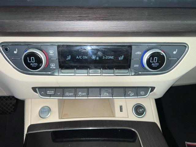 Photo of 2022 Glacier White Metallic Audi Q5