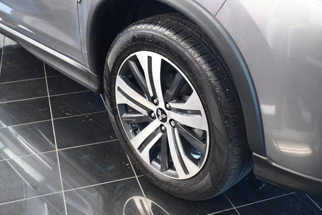 Photo of 2024 Mercury Gray Metallic Mitsubishi Outlander Sport