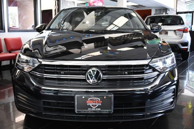 Photo of 2024 Deep Black Pearl Effect Volkswagen Jetta
