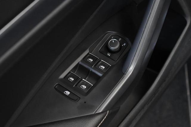 Photo of 2024 Deep Black Pearl Effect Volkswagen Jetta
