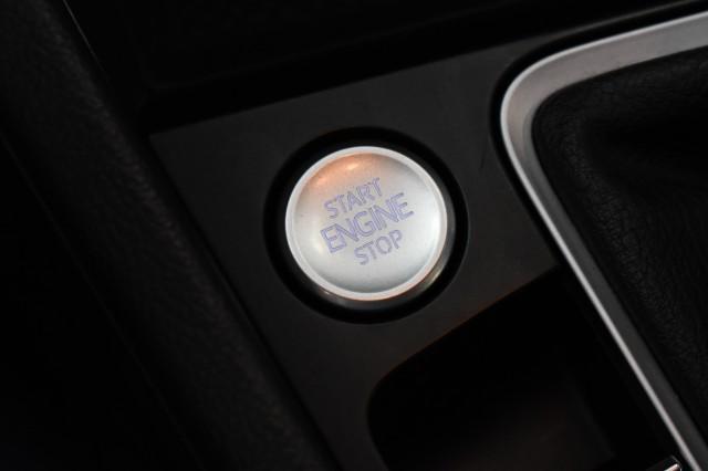 Photo of 2024 Deep Black Pearl Effect Volkswagen Jetta