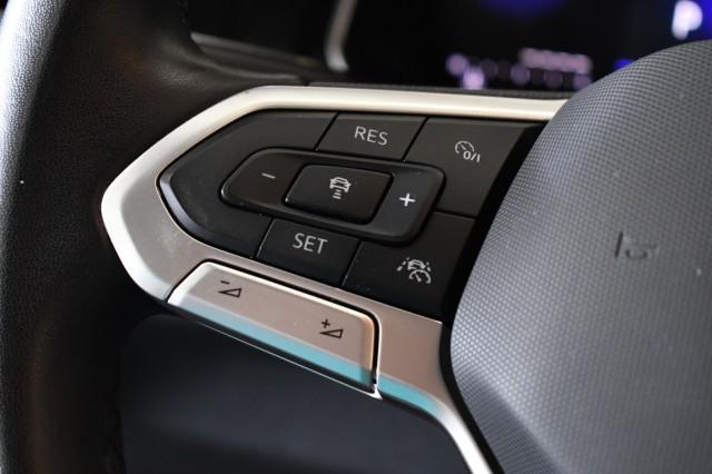 Photo of 2024 Deep Black Pearl Effect Volkswagen Jetta