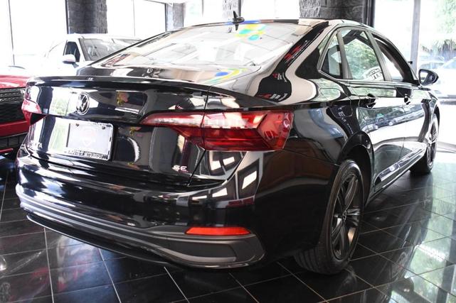 Photo of 2024 Deep Black Pearl Effect Volkswagen Jetta