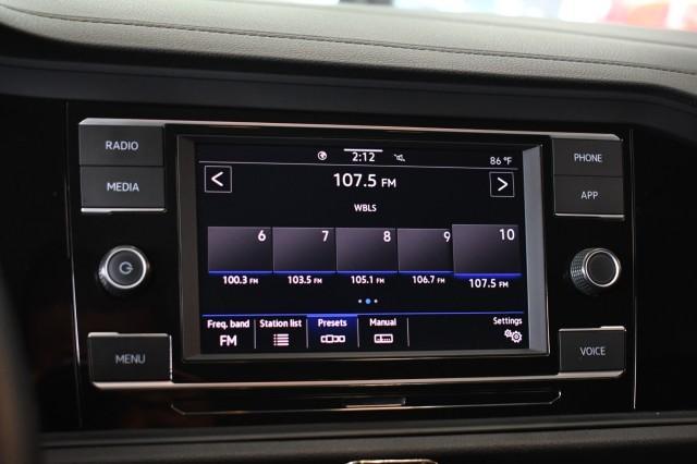 Photo of 2024 Deep Black Pearl Effect Volkswagen Jetta