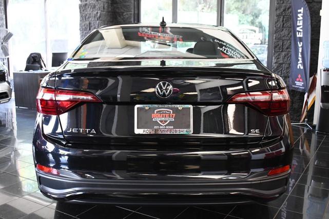 Photo of 2024 Deep Black Pearl Effect Volkswagen Jetta