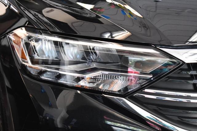 Photo of 2024 Deep Black Pearl Effect Volkswagen Jetta