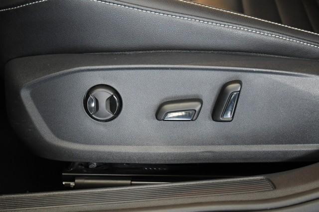 Photo of 2024 Deep Black Pearl Effect Volkswagen Jetta