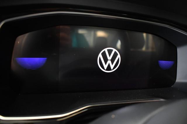 Photo of 2024 Deep Black Pearl Effect Volkswagen Jetta
