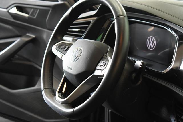 Photo of 2024 Deep Black Pearl Effect Volkswagen Jetta