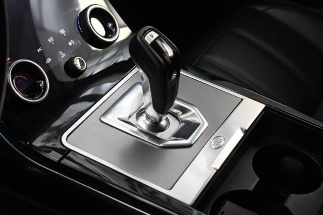 Photo of 2022 Fuji White Land Rover Range Rover Evoque