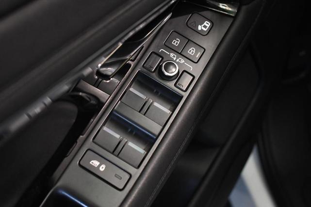 Photo of 2022 Fuji White Land Rover Range Rover Evoque