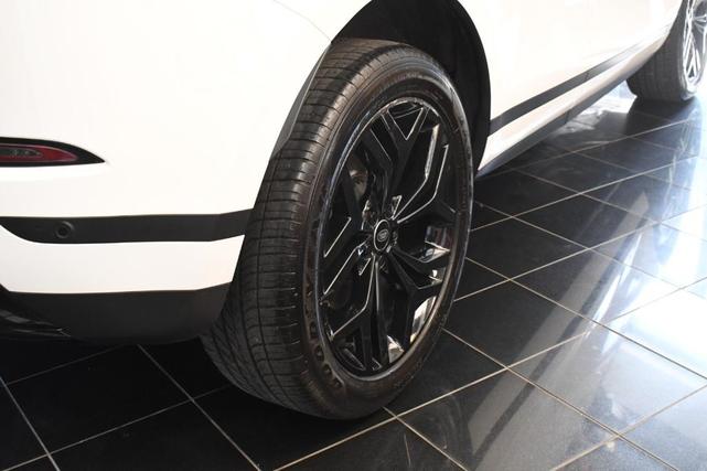 Photo of 2022 Fuji White Land Rover Range Rover Evoque