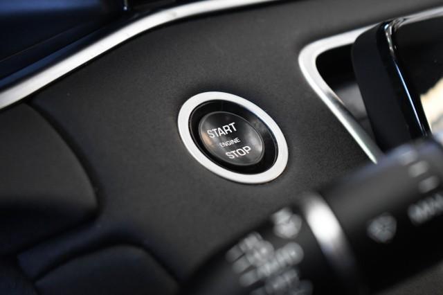 Photo of 2022 Fuji White Land Rover Range Rover Evoque