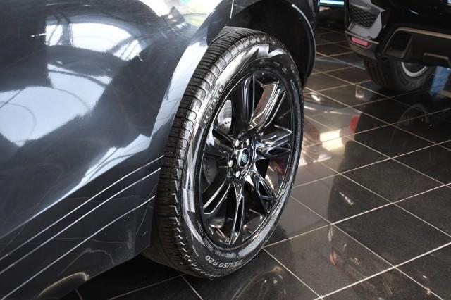 Photo of 2022 Santorini Black Land Rover Range Rover Velar