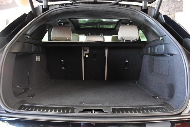 Photo of 2022 Santorini Black Land Rover Range Rover Velar