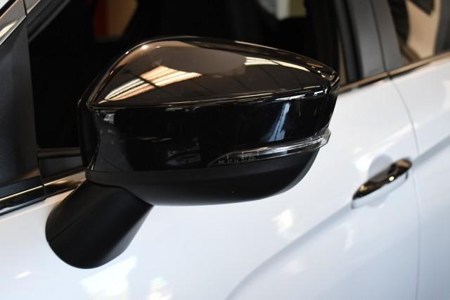 Photo of 2024 White Diamond Mitsubishi Eclipse Cross
