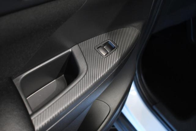 Photo of 2024 White Diamond Mitsubishi Eclipse Cross