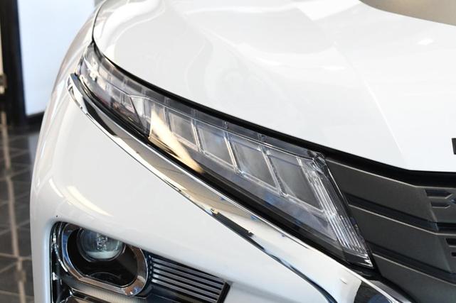 Photo of 2024 White Diamond Mitsubishi Eclipse Cross