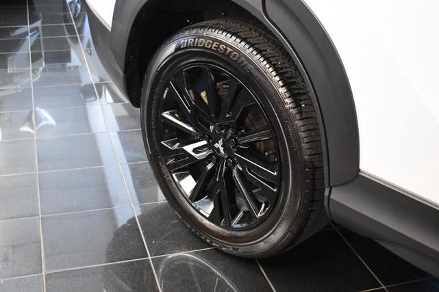 Photo of 2024 White Diamond Mitsubishi Eclipse Cross