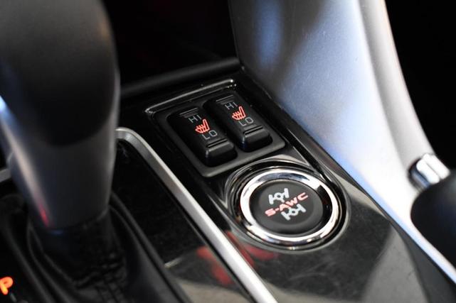 Photo of 2024 White Diamond Mitsubishi Eclipse Cross