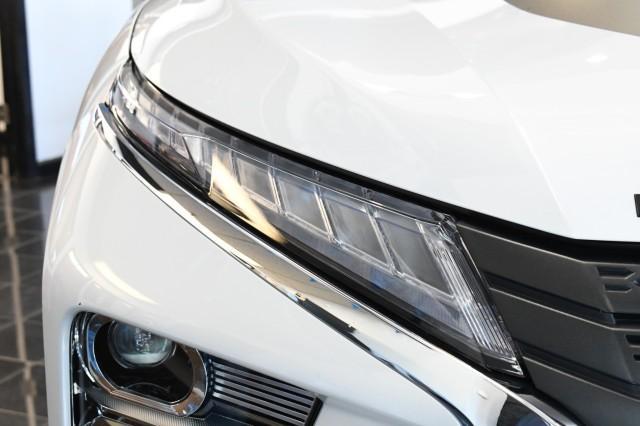 Photo of 2024 White Diamond Mitsubishi Eclipse Cross