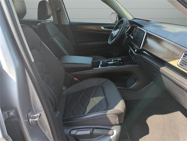 Photo of 2024 Silver Bird Metallic Volkswagen Atlas