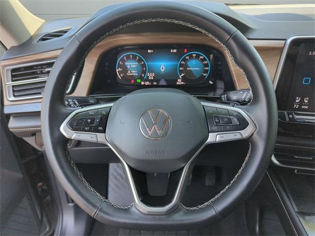 Photo of 2024 Silver Bird Metallic Volkswagen Atlas