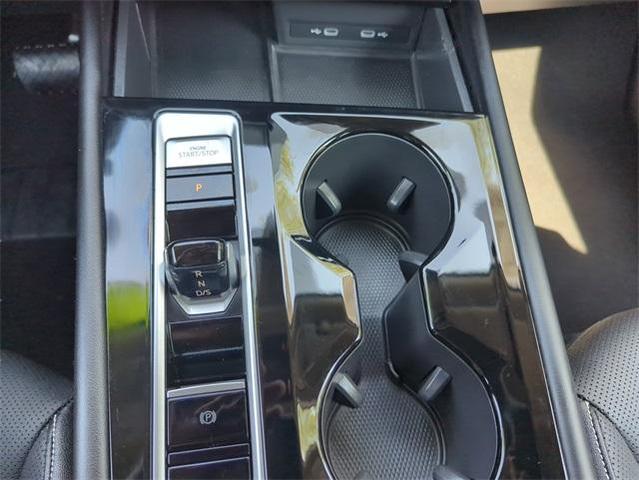 Photo of 2024 Silver Bird Metallic Volkswagen Atlas
