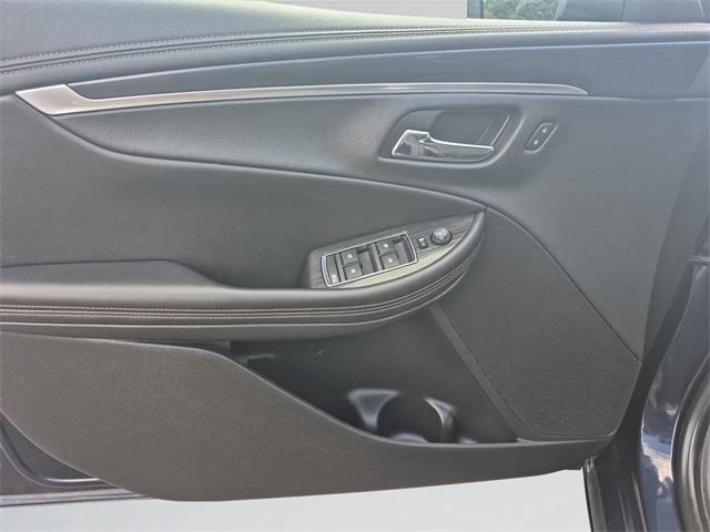 Photo of 2019 Blue Velvet Metallic Chevrolet Impala