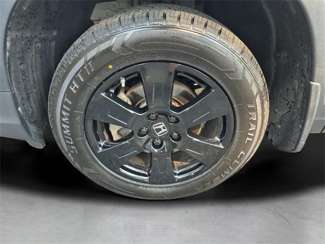 Photo of 2022 Gray Honda Pilot