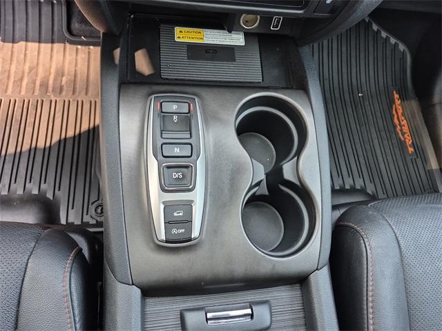 Photo of 2022 Gray Honda Pilot