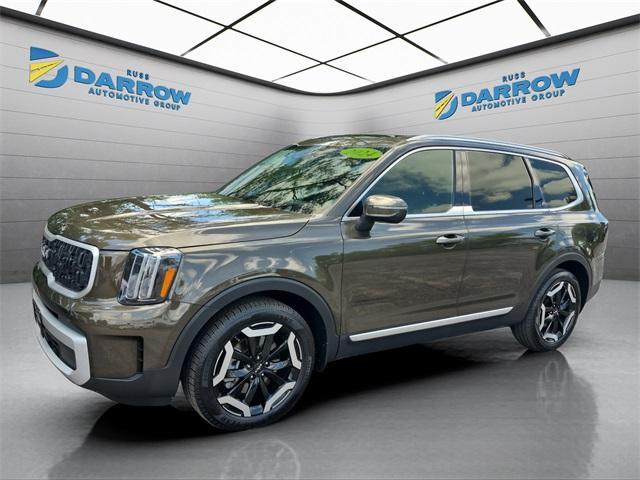 Photo of 2024 Dark Moss Kia Telluride